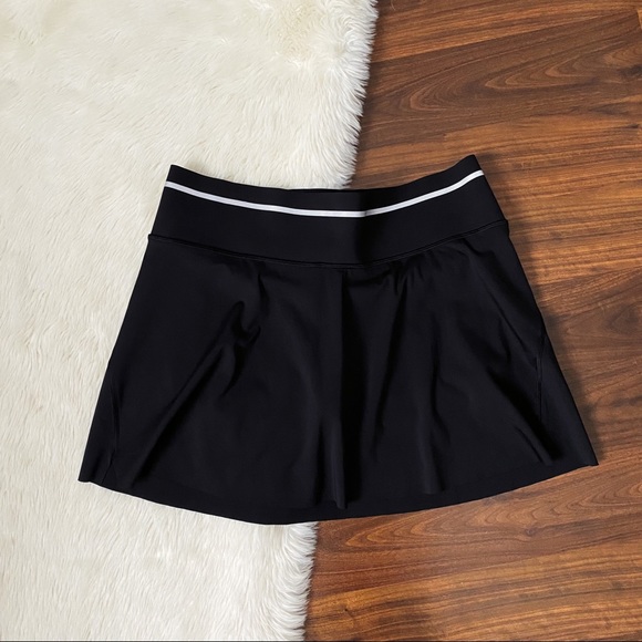 Athleta Sonic Skort in Black - Picture 3 of 8